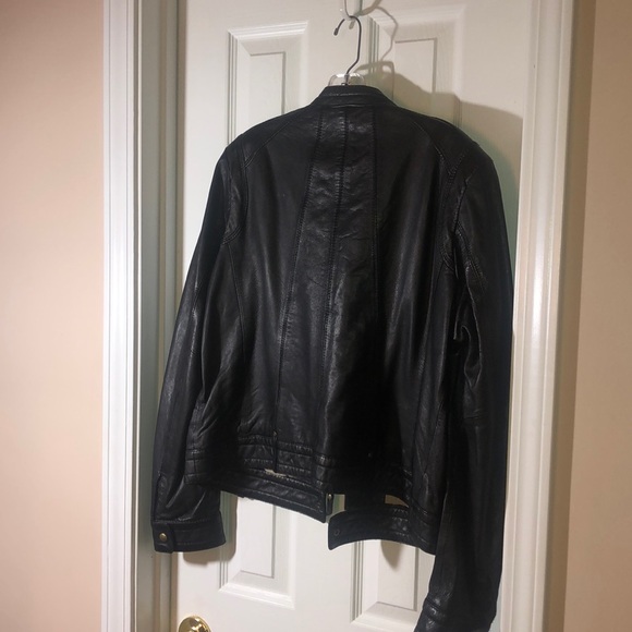 Cute women’s leather moto jacket. EUC, worn once - Picture 2 of 8
